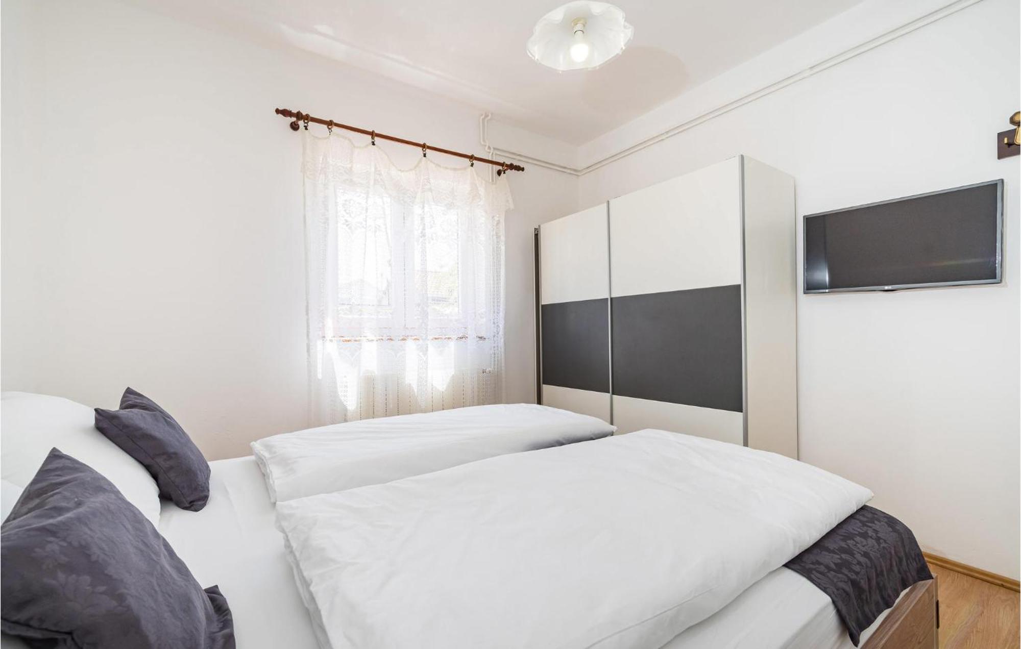 Pet Friendly Home In Murvica With Kitchen Bagian luar foto