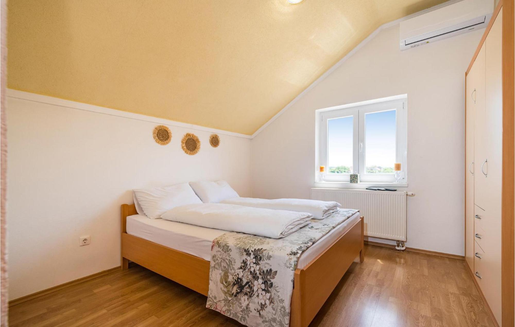 Pet Friendly Home In Murvica With Kitchen Bagian luar foto
